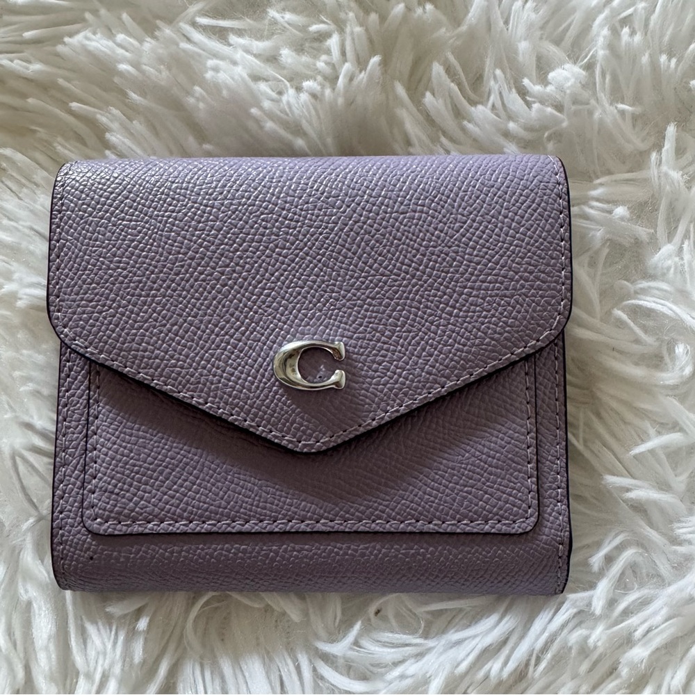 Coach Wyn Small Wallet Purple Lavender